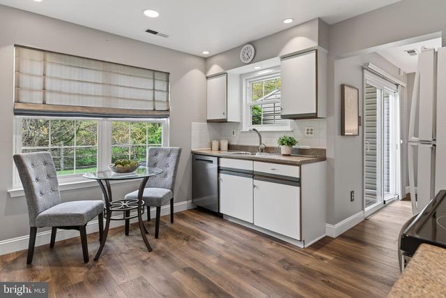297 STANTON CT, Glen Mills, PA 19342