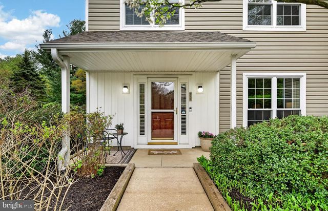 297 STANTON CT, Glen Mills, PA 19342