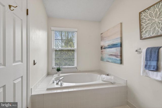 297 STANTON CT, Glen Mills, PA 19342