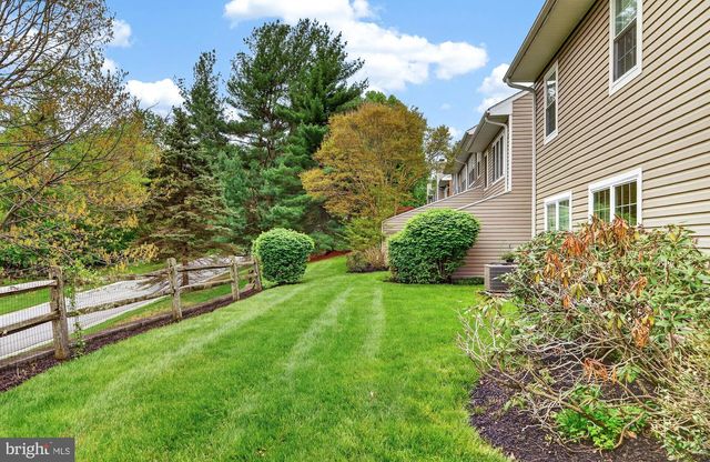 297 STANTON CT, Glen Mills, PA 19342