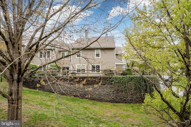 297 STANTON CT, Glen Mills, PA 19342