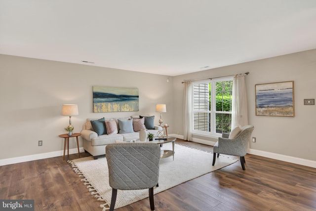 297 STANTON CT, Glen Mills, PA 19342