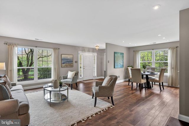 297 STANTON CT, Glen Mills, PA 19342