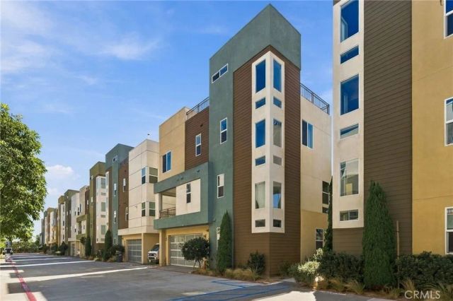797 Leeward, Costa Mesa, CA 92627