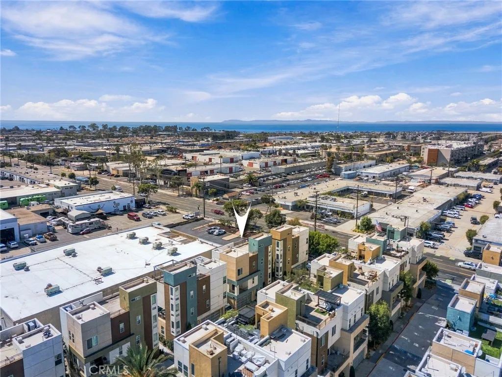 797 Leeward, Costa Mesa, CA 92627