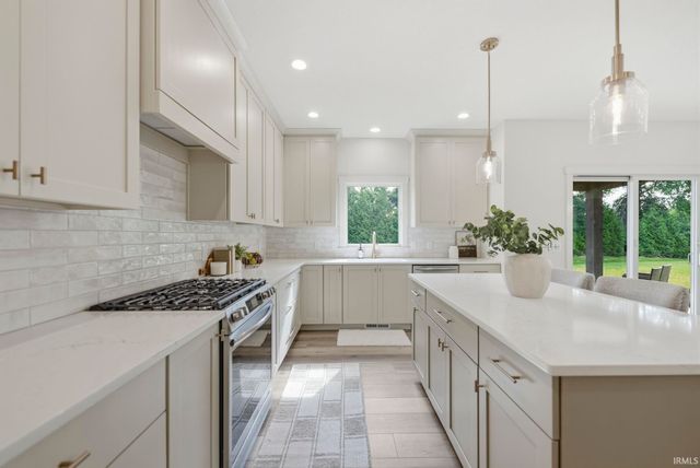 9836 Gala Cove, Fort Wayne, IN 46835
