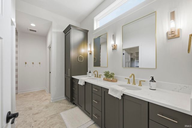 9836 Gala Cove, Fort Wayne, IN 46835
