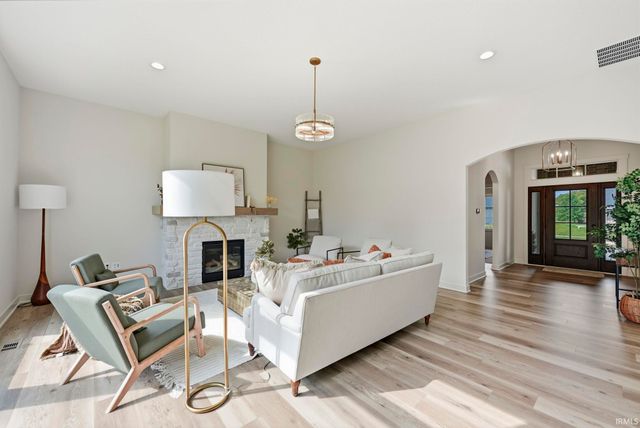 9836 Gala Cove, Fort Wayne, IN 46835