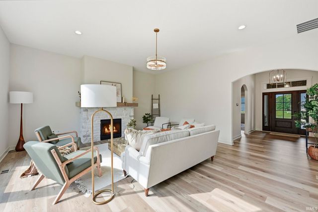 9836 Gala Cove, Fort Wayne, IN 46835