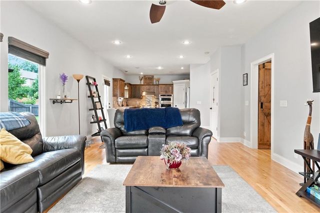 1820 N 160th Street, Basehor, KS 66007
