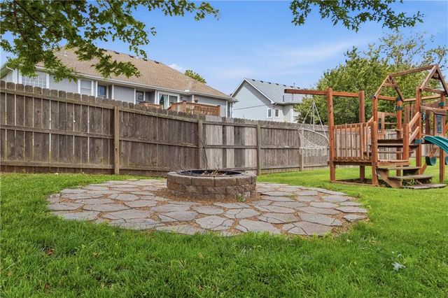 1820 N 160th Street, Basehor, KS 66007