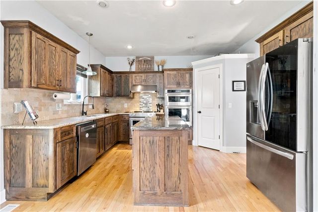 1820 N 160th Street, Basehor, KS 66007