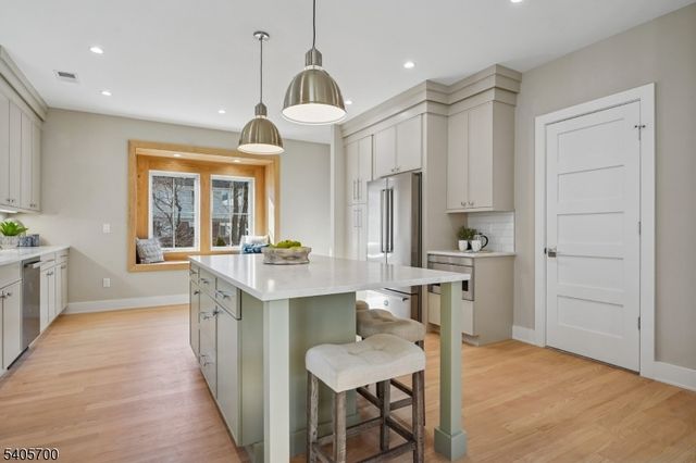 8 Willow St, Millburn Twp., NJ 07041