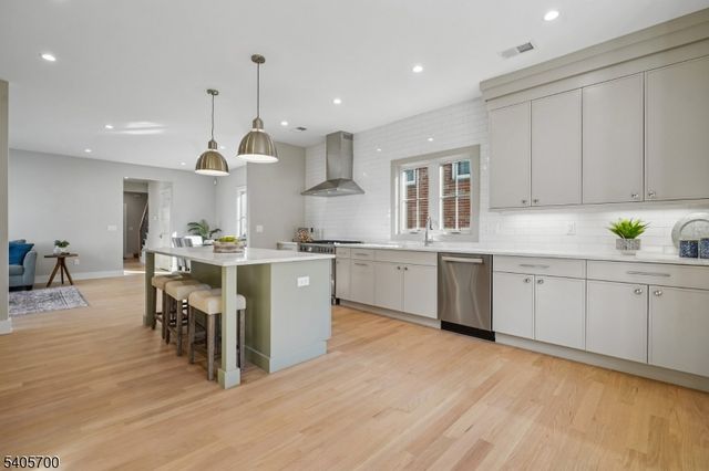 8 Willow St, Millburn Twp., NJ 07041