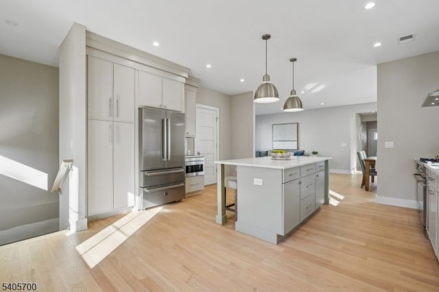 8 Willow St, Millburn Twp., NJ 07041