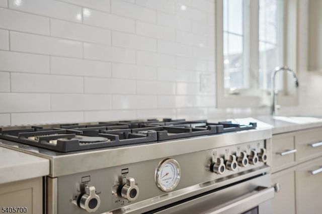 8 Willow St, Millburn Twp., NJ 07041