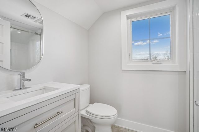 8 Willow St, Millburn Twp., NJ 07041