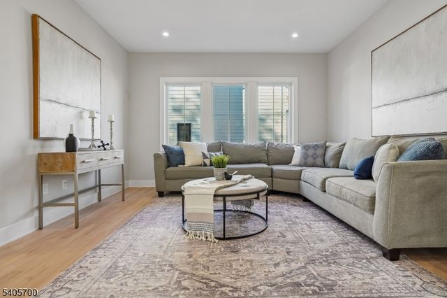 8 Willow St, Millburn Twp., NJ 07041