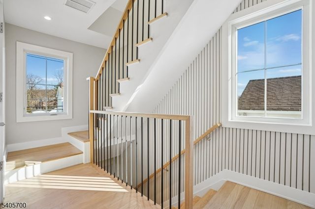 8 Willow St, Millburn Twp., NJ 07041