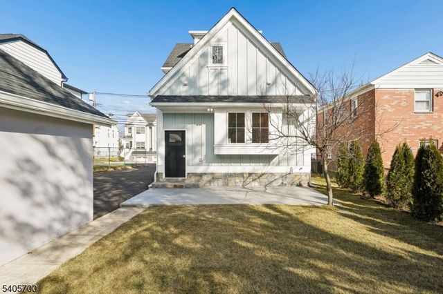 8 Willow St, Millburn Twp., NJ 07041