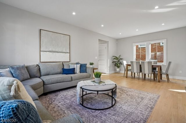 8 Willow St, Millburn Twp., NJ 07041