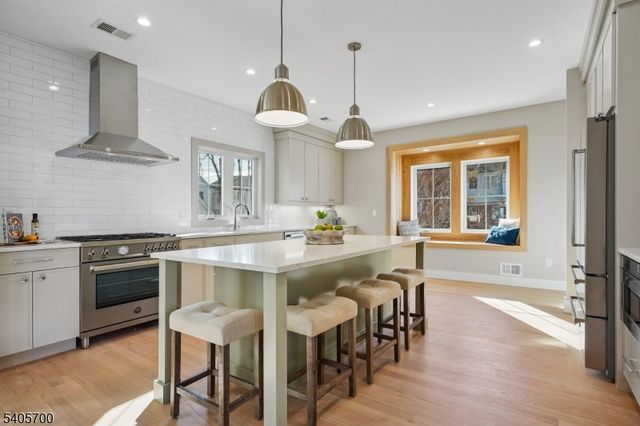 8 Willow St, Millburn Twp., NJ 07041