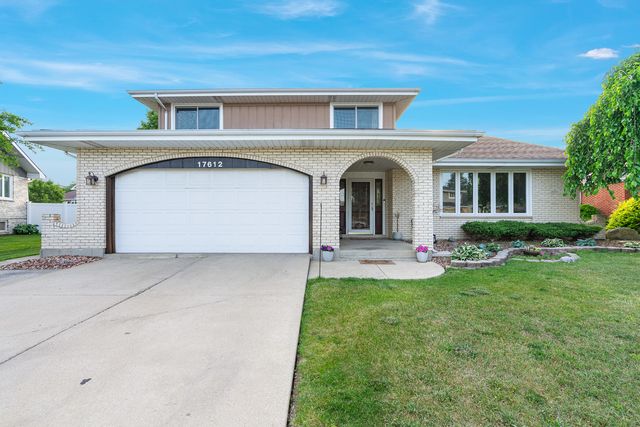 17612 Oakwood Drive, Tinley Park, IL 60477