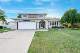 17612 Oakwood Drive, Tinley Park, IL 60477