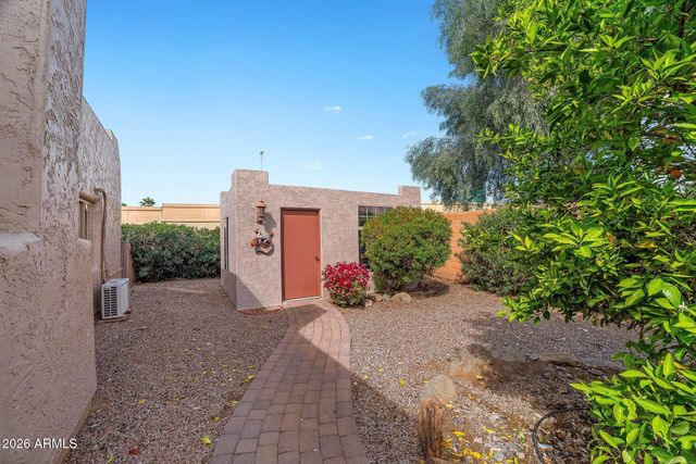 1802 E STELLA Lane, Phoenix, AZ 85016