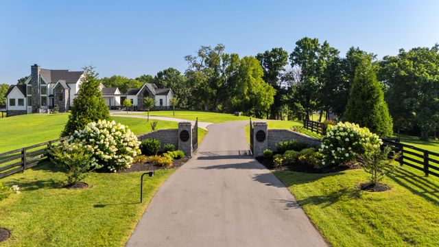 4715 Ritas Pvt Way, Franklin, TN 37064