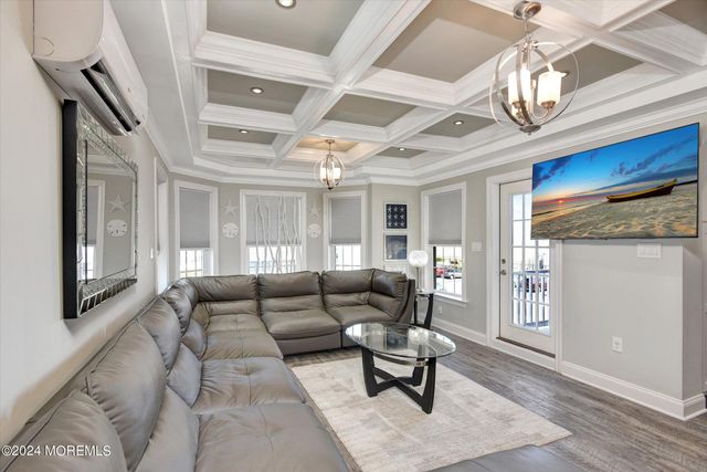 5 Fielder Avenue, Ortley Beach, NJ 08751