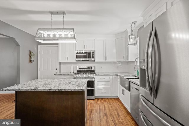 16 S POINTE LN, Fredericksburg, VA 22405