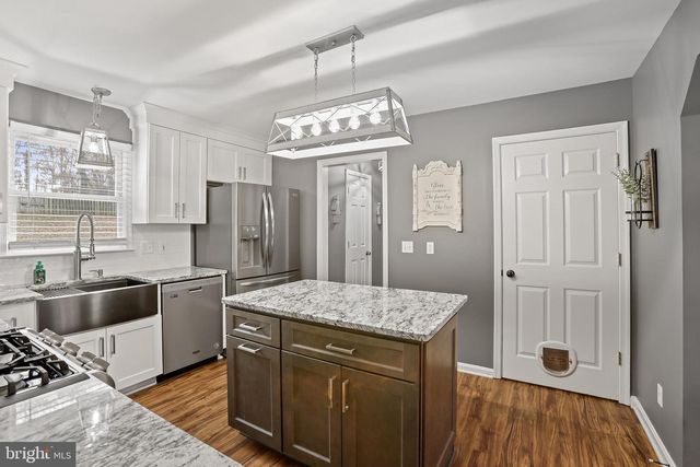 16 S POINTE LN, Fredericksburg, VA 22405