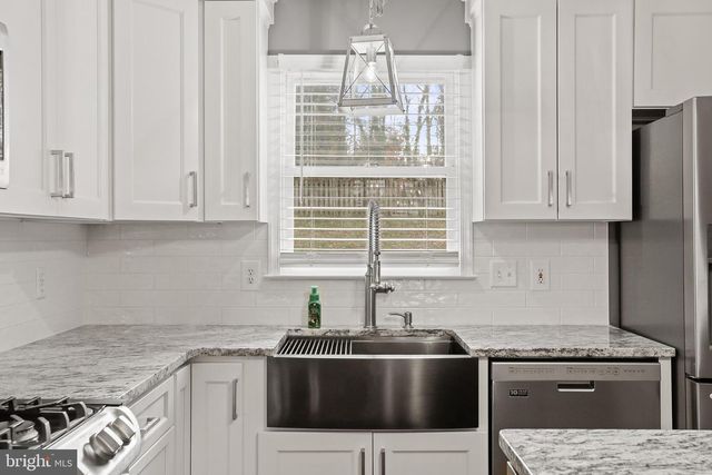 16 S POINTE LN, Fredericksburg, VA 22405