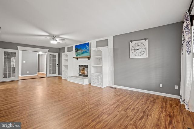 16 S POINTE LN, Fredericksburg, VA 22405