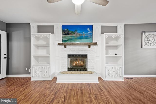 16 S POINTE LN, Fredericksburg, VA 22405