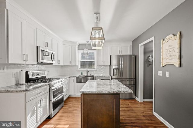 16 S POINTE LN, Fredericksburg, VA 22405