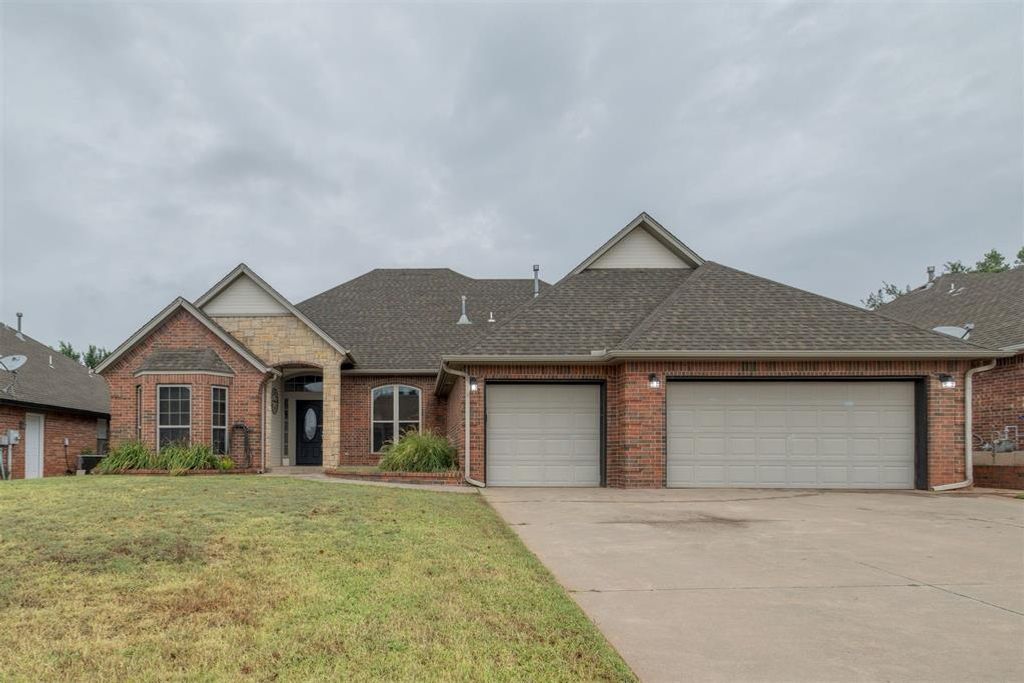 245 E Atlanta Terrace, Mustang, OK 73064