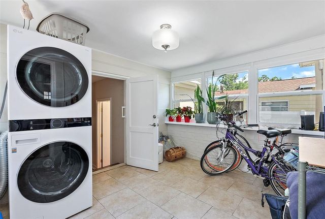 918 27TH STREET N, St Petersburg, FL 33713