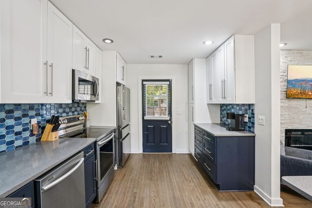 566 Woods Drive NW, Atlanta, GA 30318