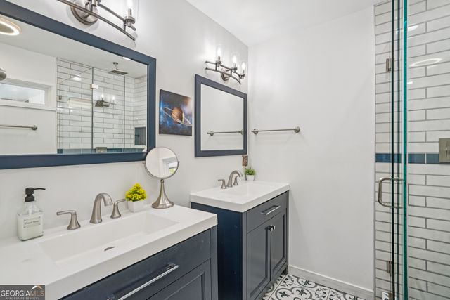 566 Woods Drive NW, Atlanta, GA 30318