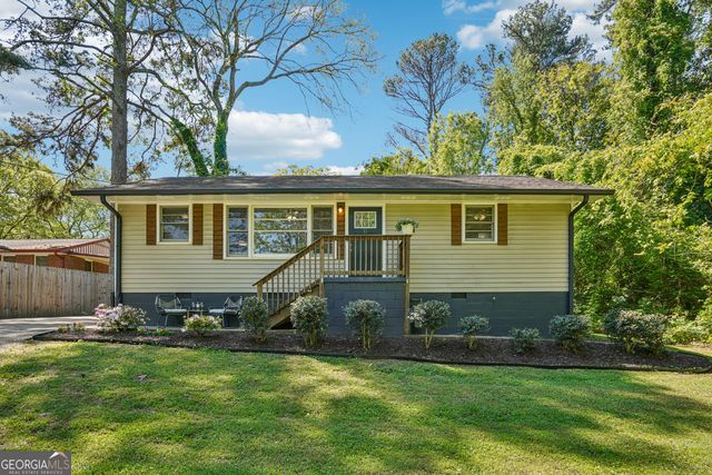 566 Woods Drive NW, Atlanta, GA 30318