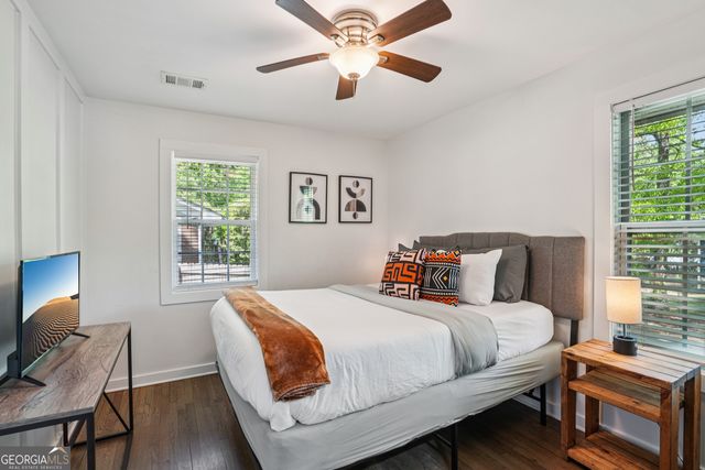 566 Woods Drive NW, Atlanta, GA 30318