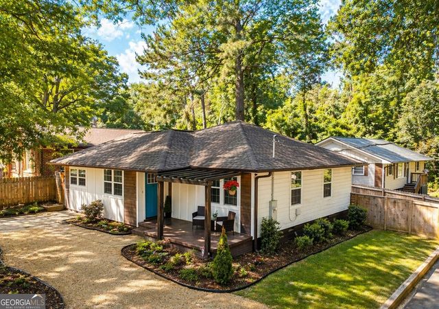 566 Woods Drive NW, Atlanta, GA 30318