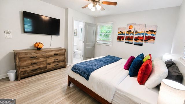 566 Woods Drive NW, Atlanta, GA 30318