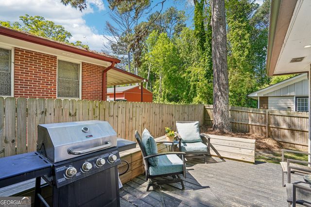 566 Woods Drive NW, Atlanta, GA 30318