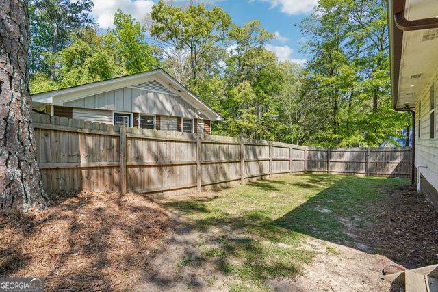 566 Woods Drive NW, Atlanta, GA 30318