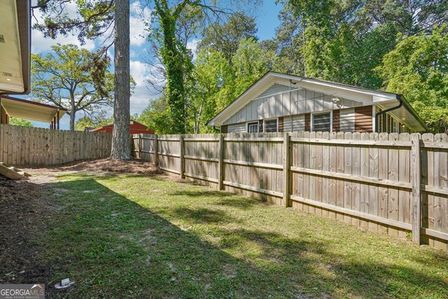 566 Woods Drive NW, Atlanta, GA 30318