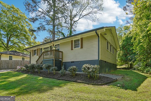 566 Woods Drive NW, Atlanta, GA 30318