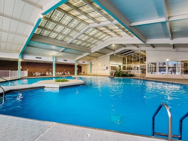 3849 Appian Way, Glenview, IL 60025
